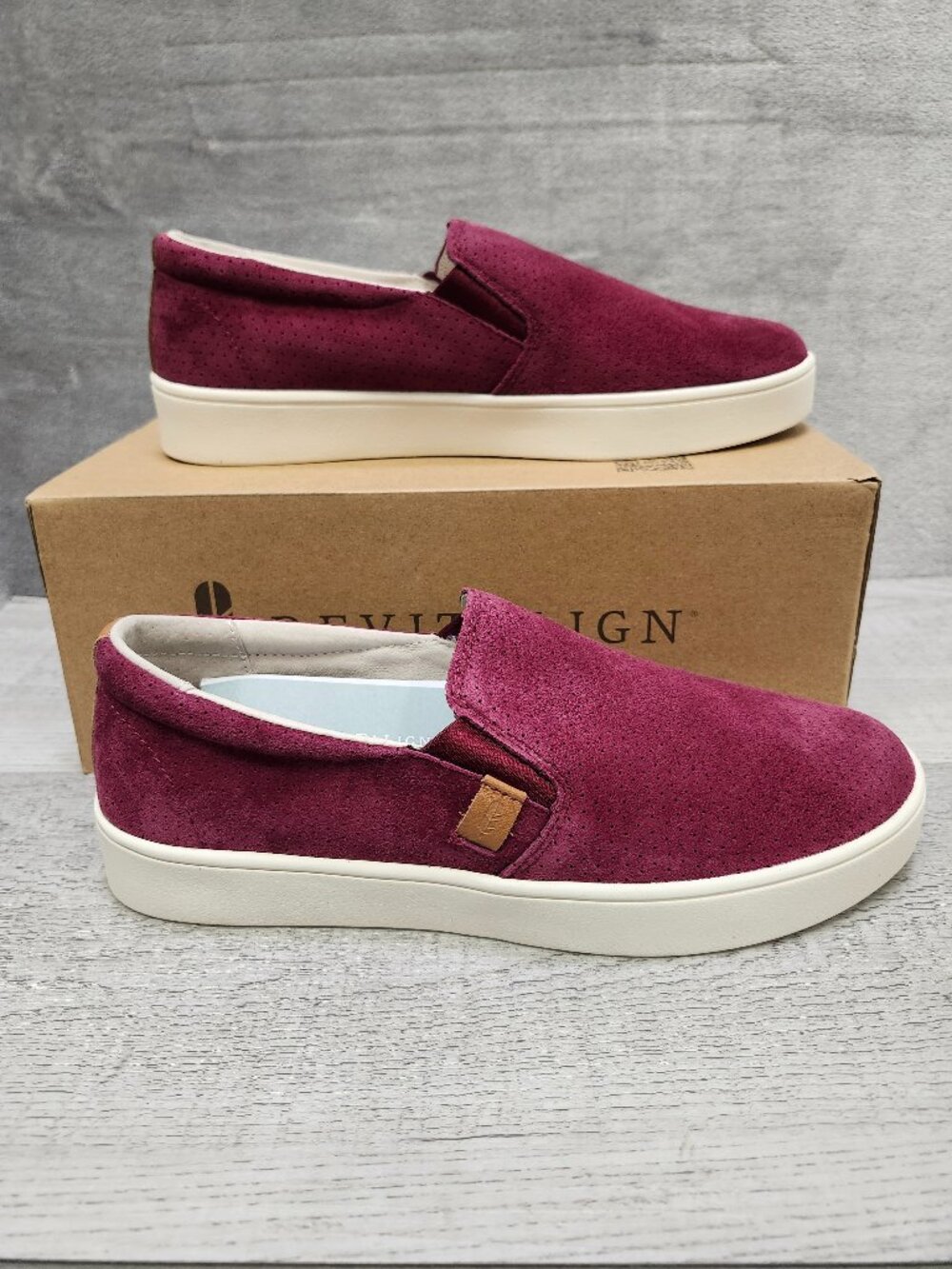 Revitalign Promenade Women Size 9D (EU39.5D) Red Plum